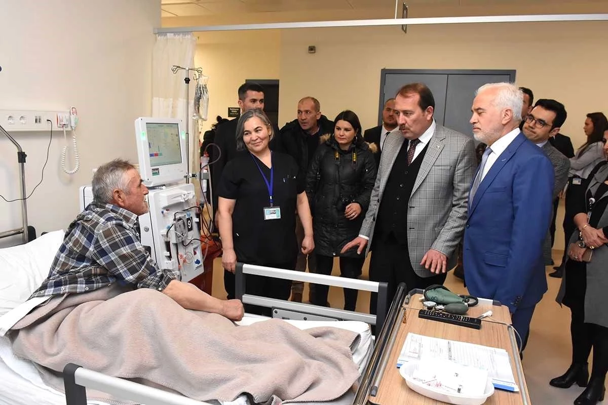 AK Parti Mkyk Üyesi Karacan\'dan Şehir Hastanesine Ziyaret