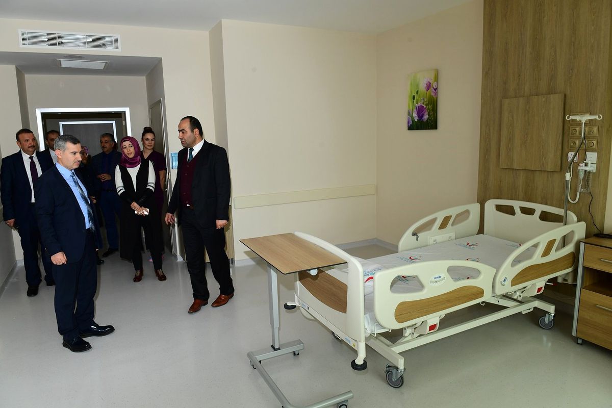 Başkan Çınar, Yeşilyurt Hasan Çalık Devlet Hastanesini İnceledi, Bilgiler Aldı