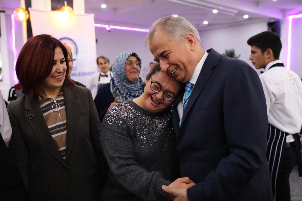 Başkan Zolan: "En Büyük Engel Sevgisizliktir"