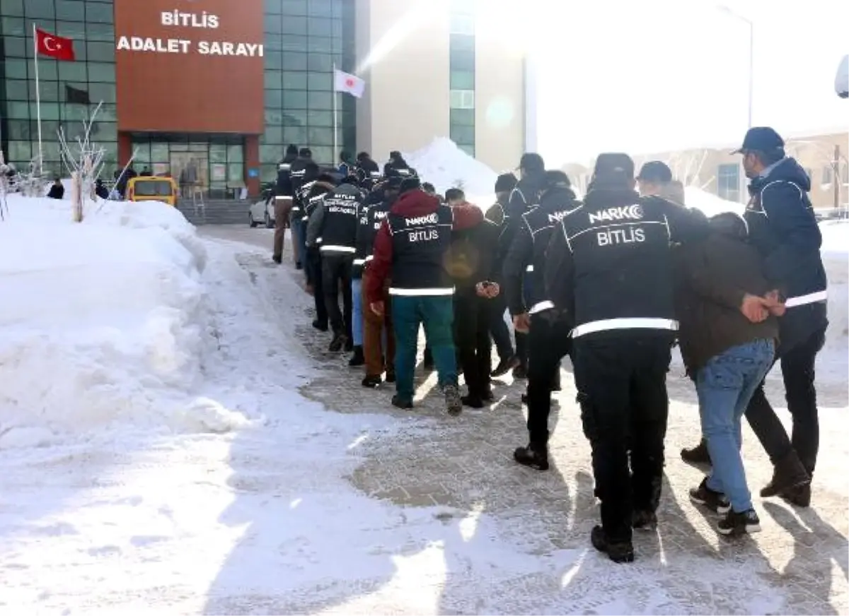 Bitlis\'te Uyuşturucu Operasyonunda 6 Tutuklama