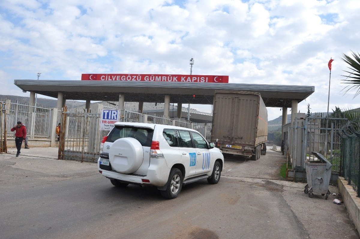 BM\'den Suriye\'ye 25 Tırlık İnsani Yardım