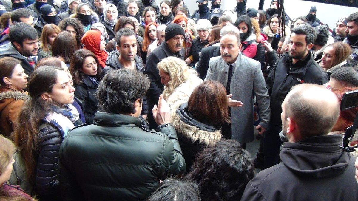 Bu Etkinlik Kadın Platformunun Etkinliği, Bir Erkeği Muhatap Almayın"