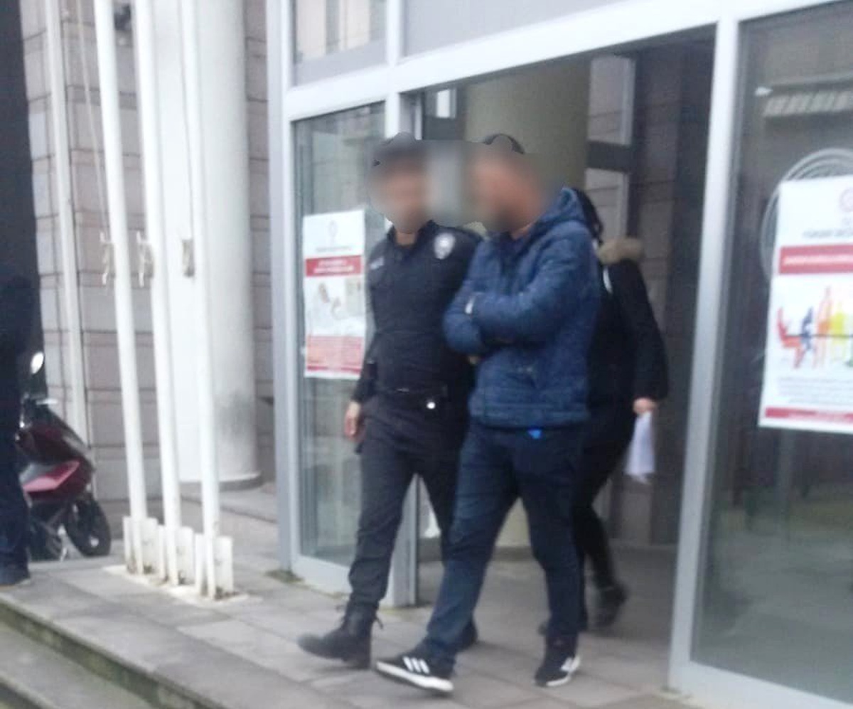 Çaldığı Telefondan Çıkan Kart Bilgileriyle 30 Bin Liralık Alışveriş Yaptı