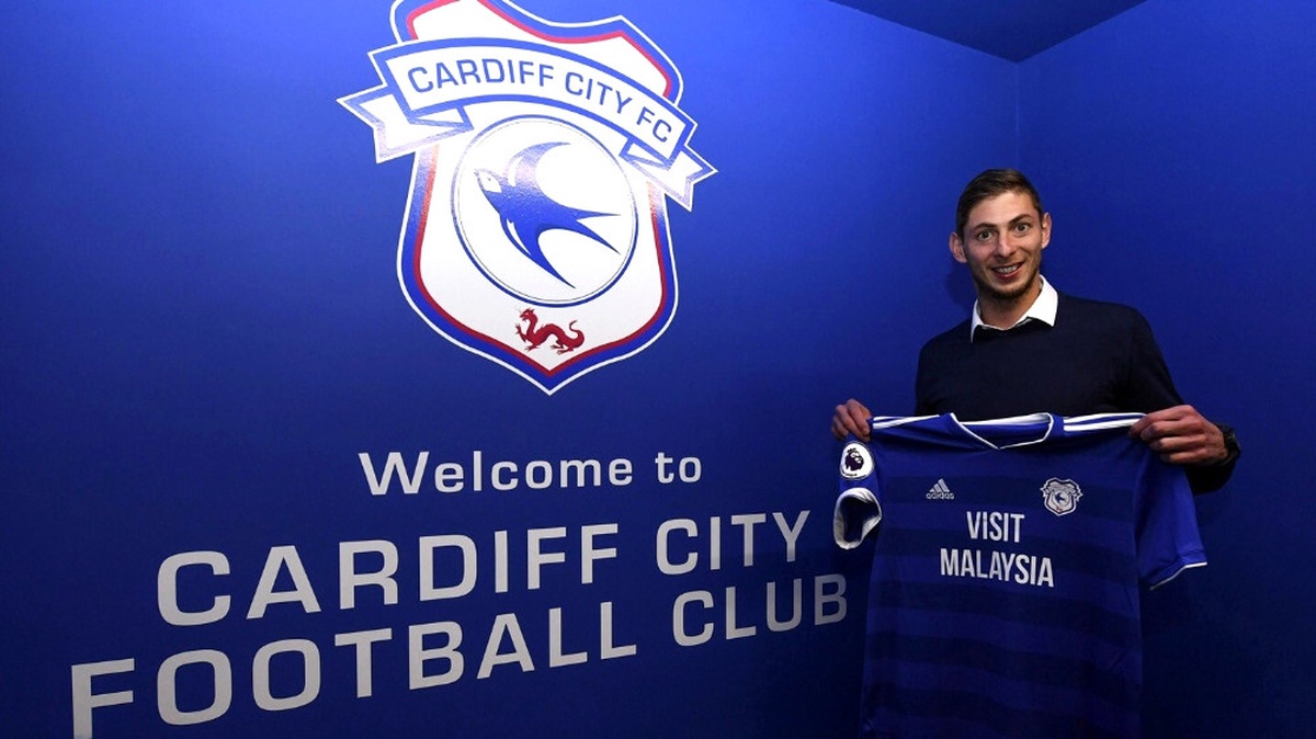 Cardiff City\'in Yeni Transferi Sala\'yı Taşıyan Uçak Kayboldu
