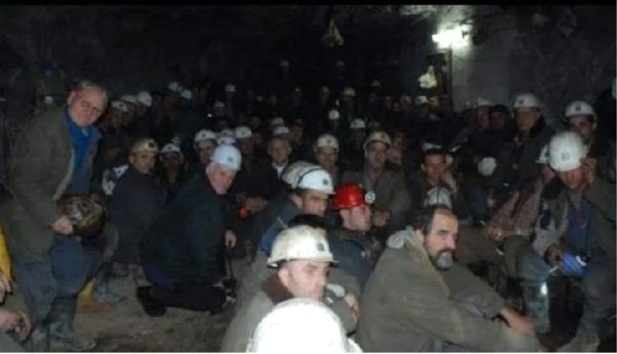 Kosova\'da Maden Ocağında Trafo Patladı, 100 İşçi Mahsur Kaldı
