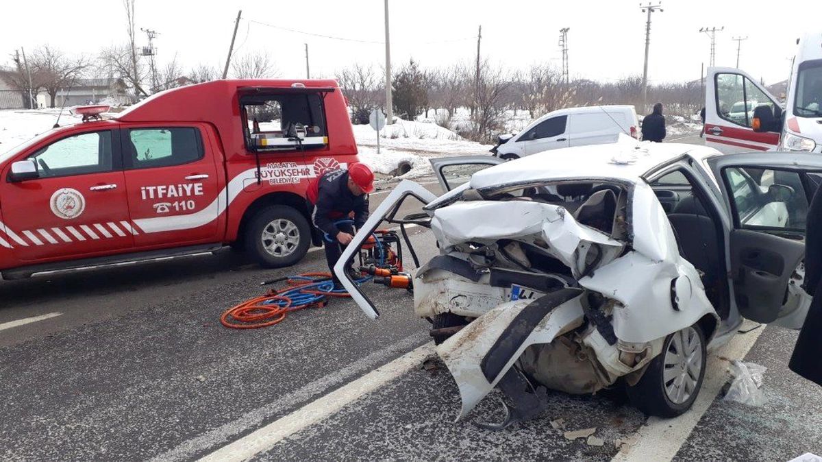 Malatya\'da Trafik Kazası: 2 Yaralı