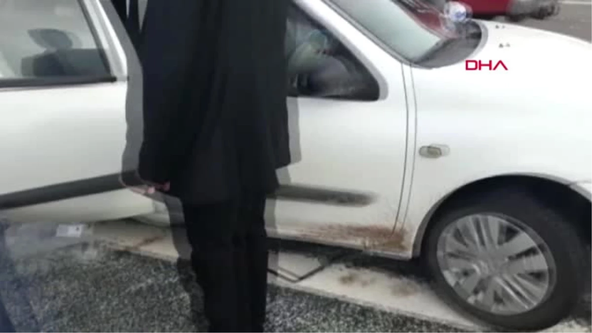 Malatya Kayganlaşan Yolda Otomobiller Çarpıştı 2 Yaralı