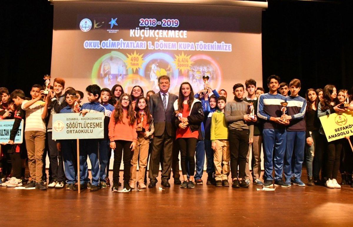 Okul Olimpiyatları Ödülleri Verildi