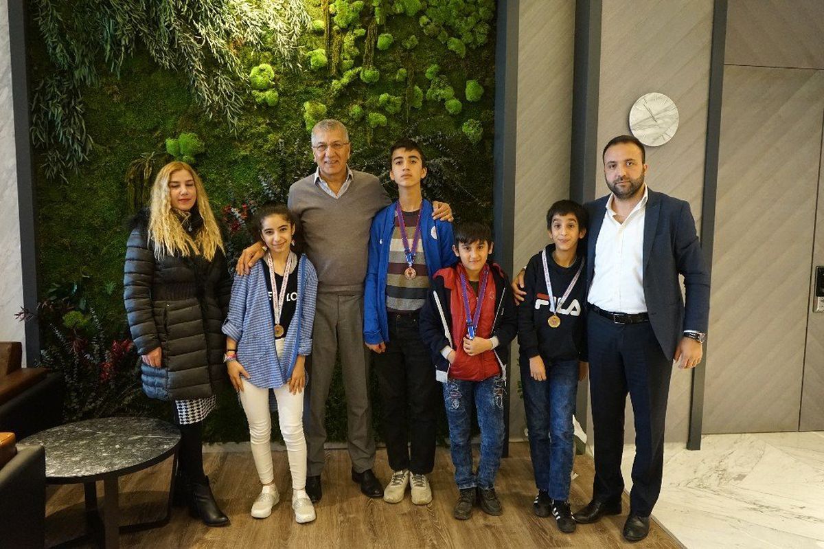Şampiyon Özel Sporculardan Başkan Tarhan\'a Ziyaret