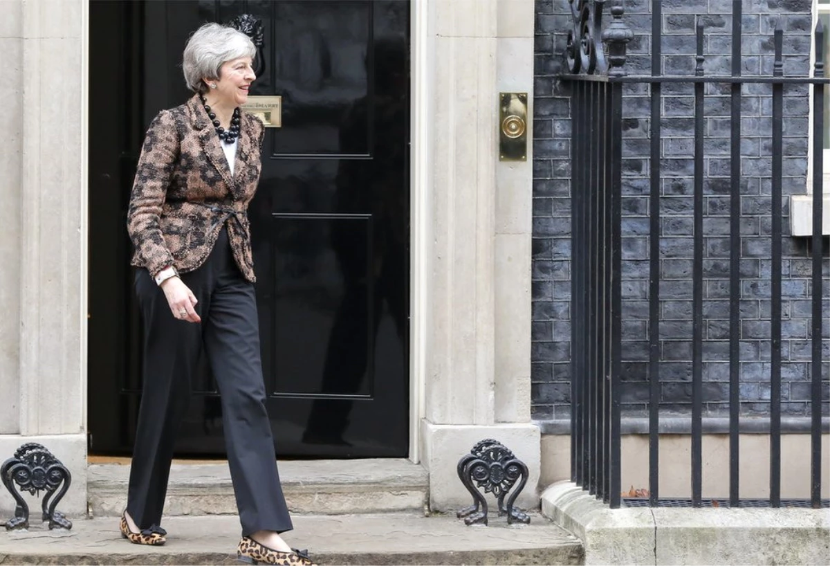 Theresa May\'in B Planı İngiliz Basınında: Bakanlar Topluca Etmeyi Planlıyor