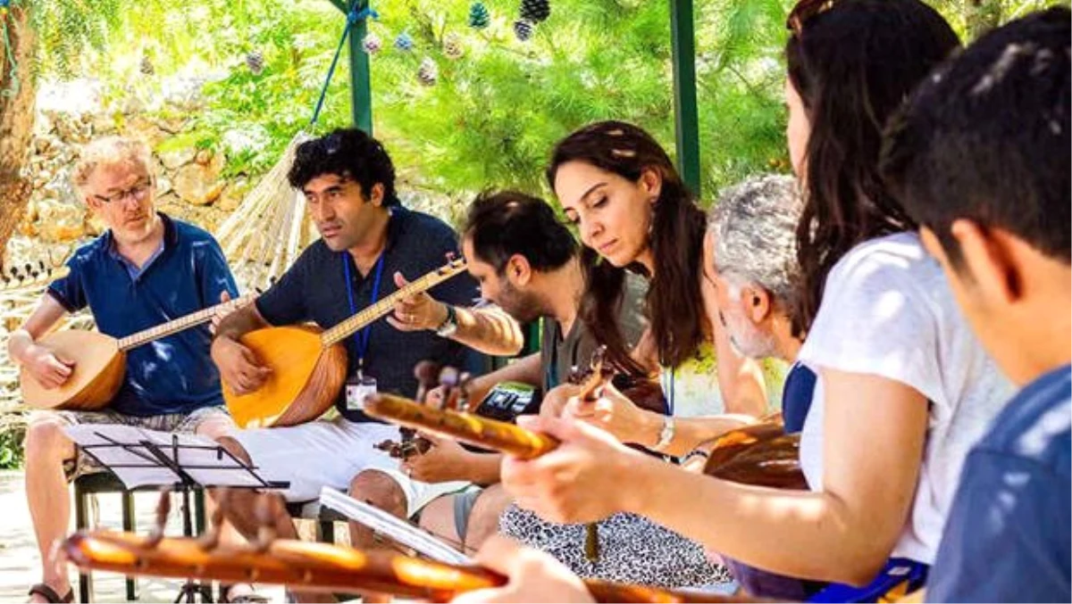 Türk Derneği Almanya\'ya \'Müzik Köyü\' Kuruyor