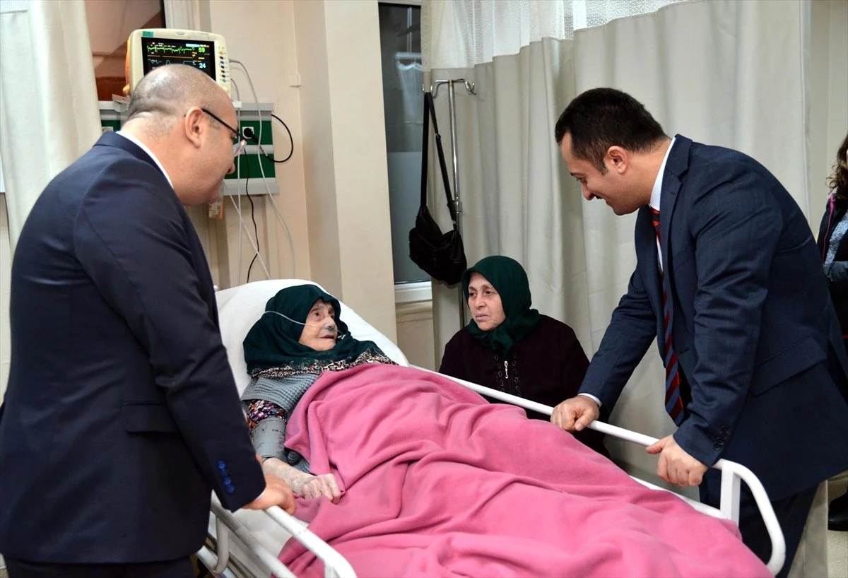 Vali Şentürk\'ten Hastalara Moral Ziyareti