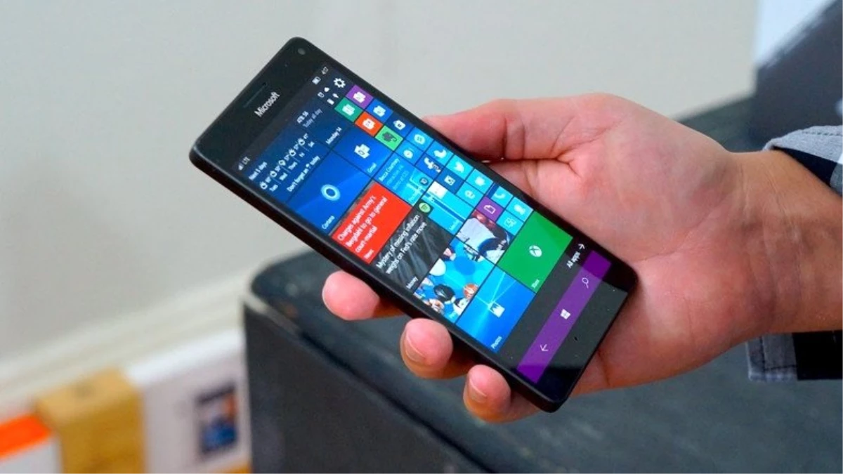 Windows 10\'un Tam Sürümü Yüklenen Microsoft Lumia 950 Xl ile Fallout Oynadılar (Video)