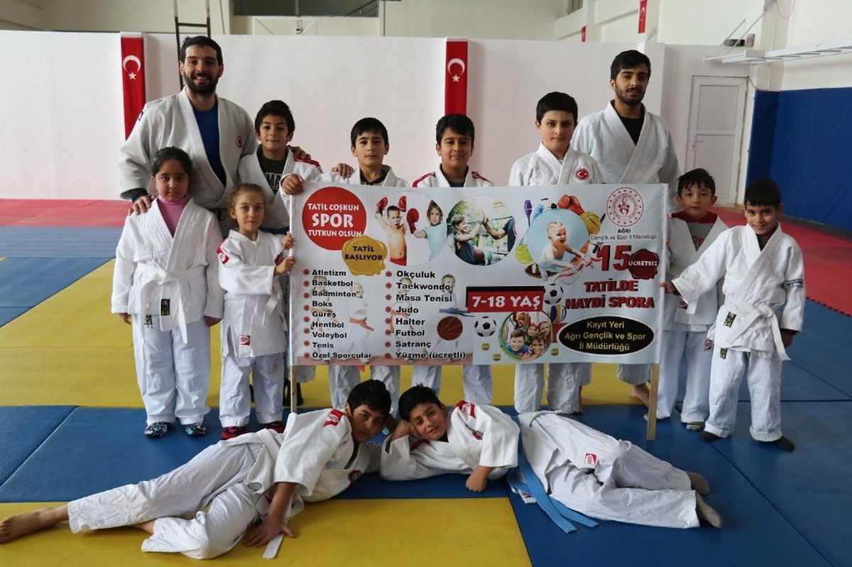 Ağrı\'da \'Tatil Coşkun Spor Tutkun Olsun\' Projesi