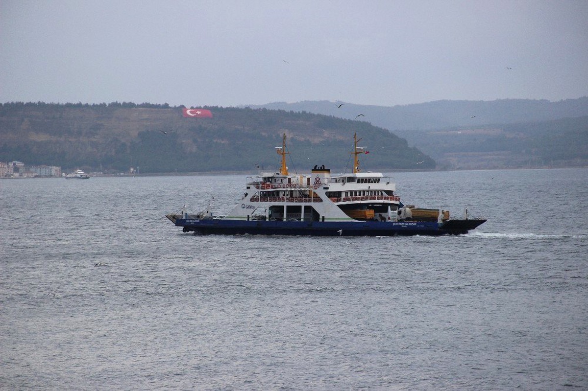 Bozcaada Feribot Seferlerine \'Fırtına Engeli\'