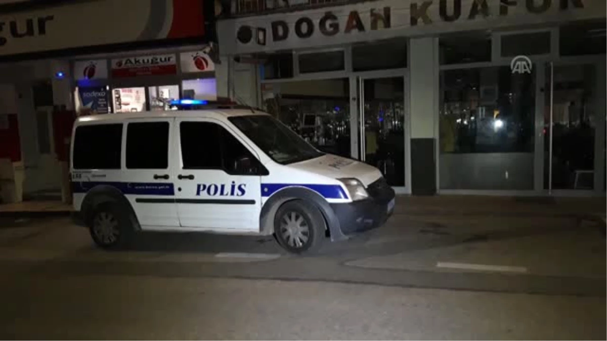 Bursa\'da Baba, Kızını Bıçaklayarak Yaraladı