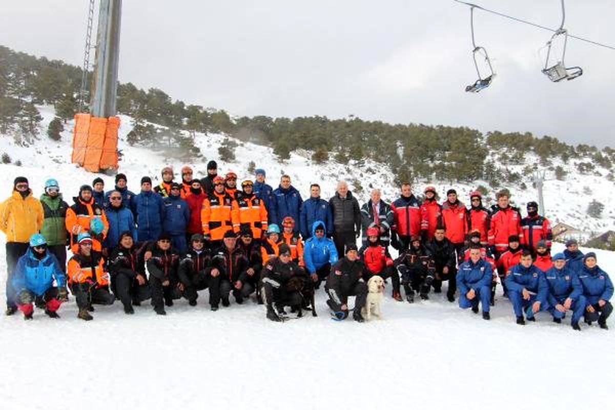 Davraz Kayak Merkezi\'nde Arama Kurtarma Tatbikatı