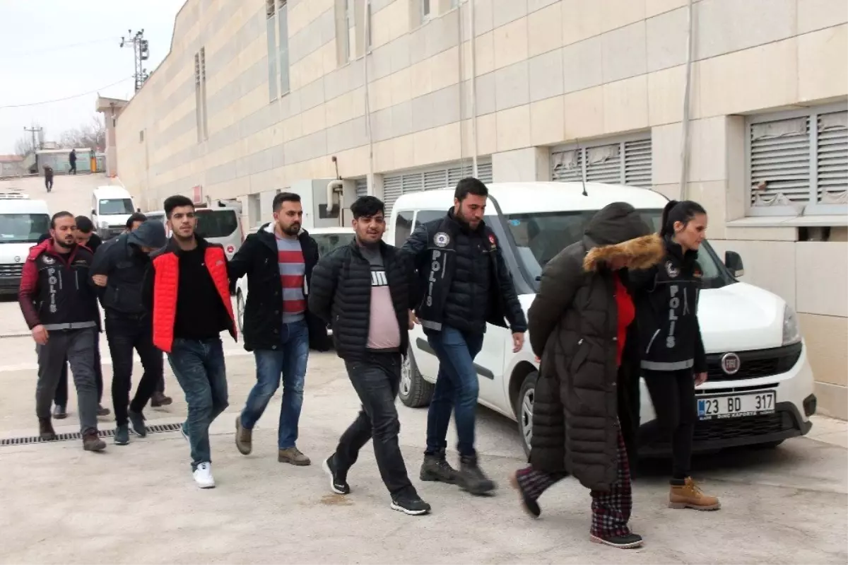 Elazığ\'da 4 Uyuşturucu Tacirine Tutuklama