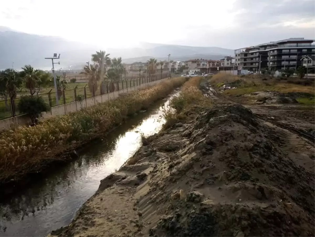 İskenderun Meydan Mahallesi\'nin Yağmur Suyu Tıkanıklığı Giderildi