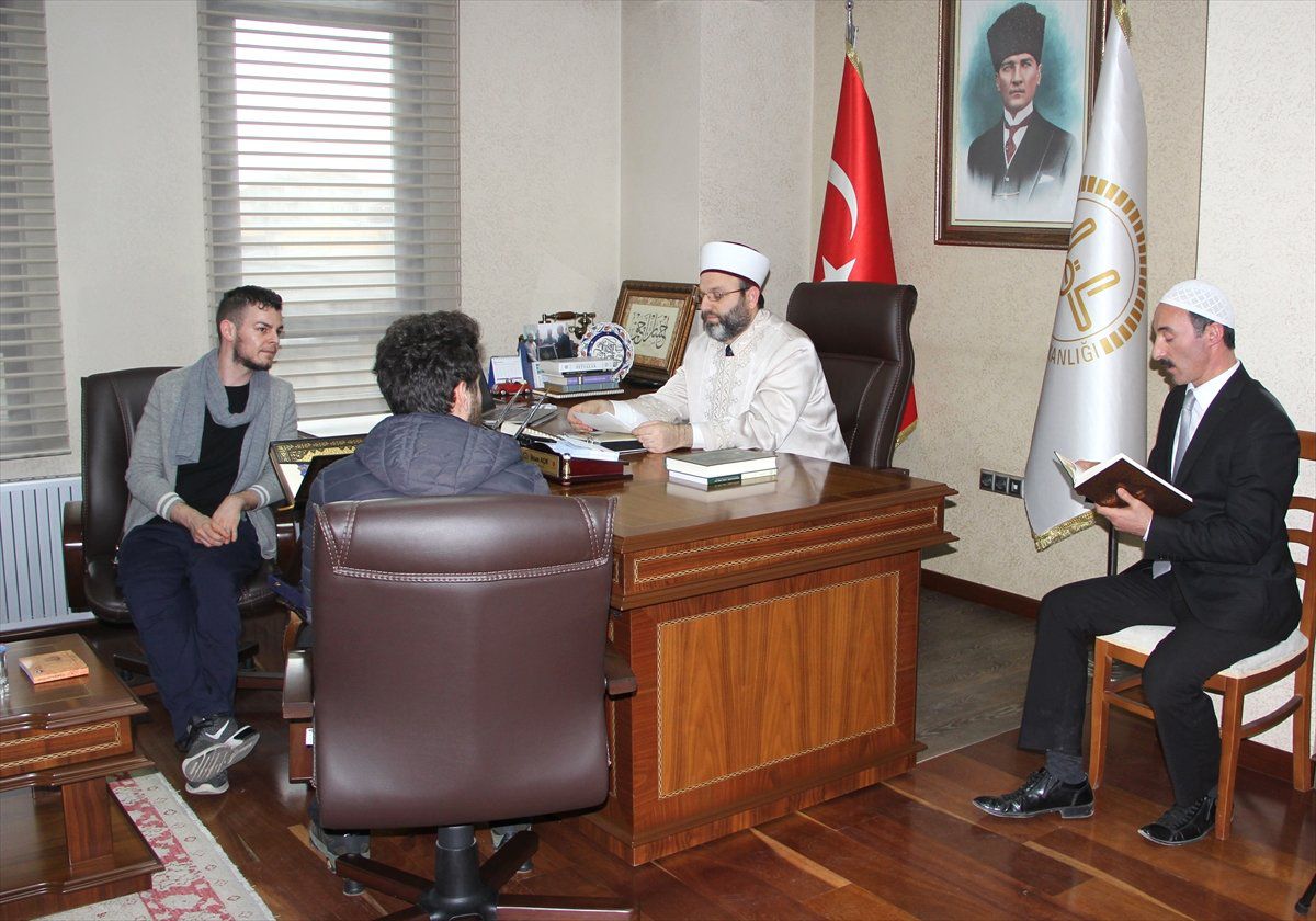 İtalyan Genç İslam Dinini Benimsedi