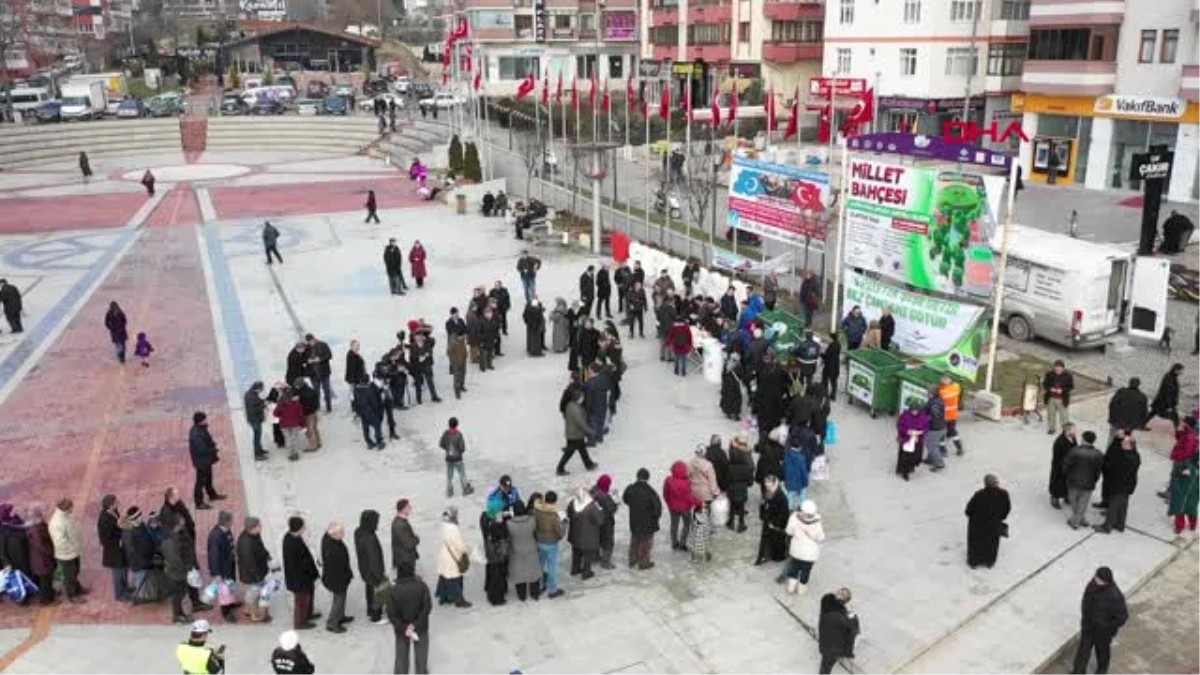 Karabük - Bez Çanta Almak İçin Kuyruğa Girdiler