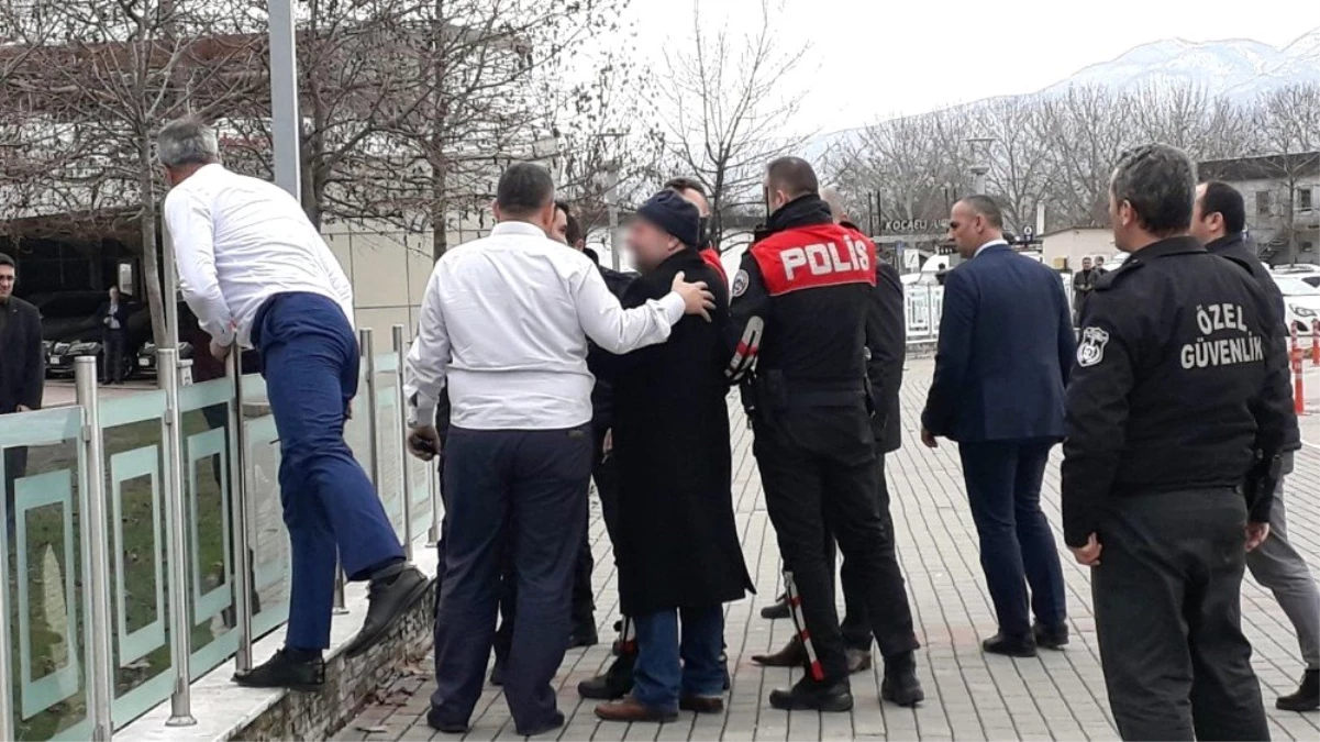 Kocaeli Büyükşehir Belediyesi Hizmet Binasına Silahlı Saldırı