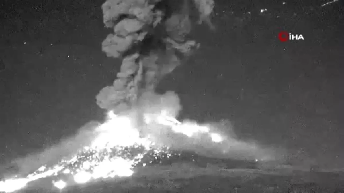 Meksika\'da Popocatepetl Yanardağı Faaliyete Geçti