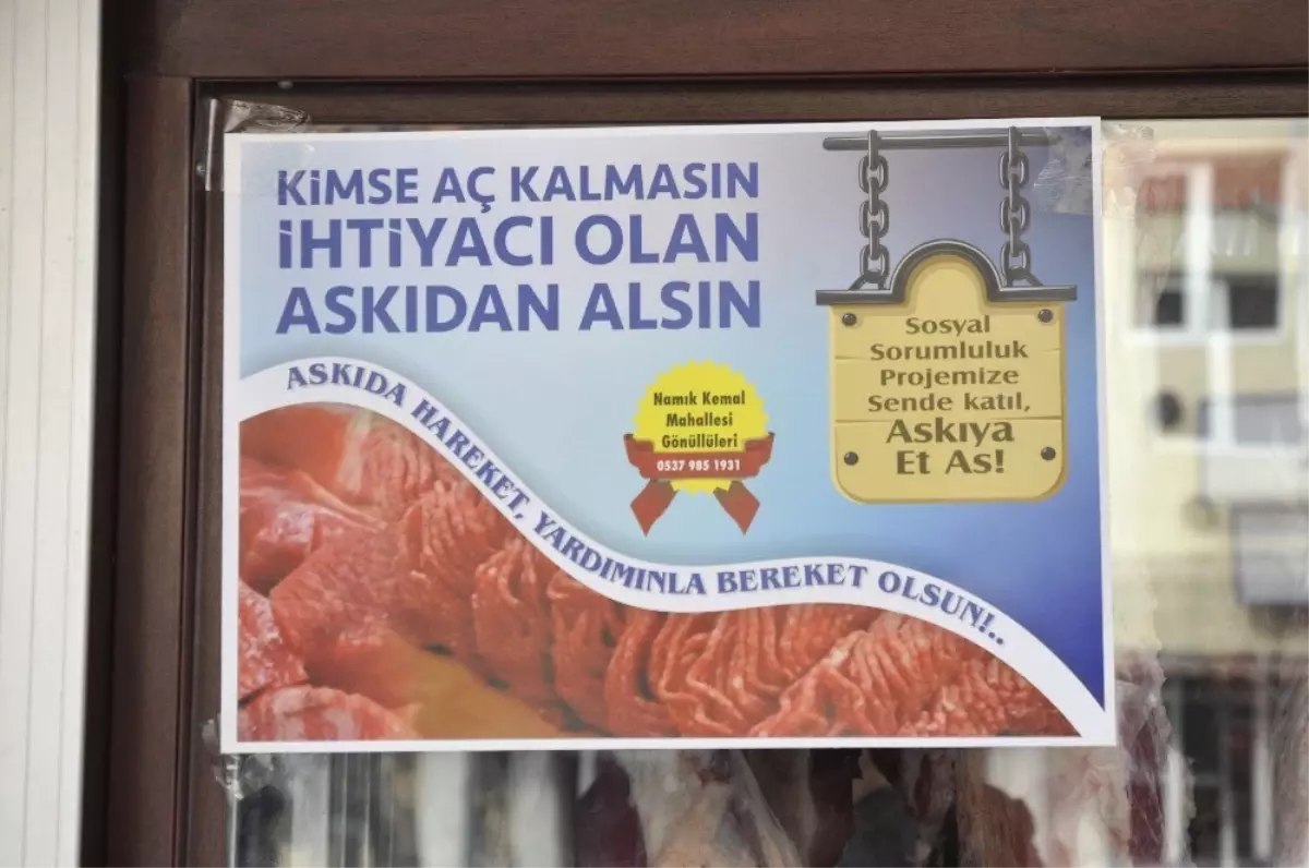 Muhtar Adayından \'Askıda Et\' ve \'Askıda Ekmek\' Kampanyası