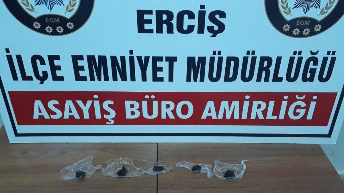 Oğluna Uyuşturucu Taşıtan Baba Tutuklandı