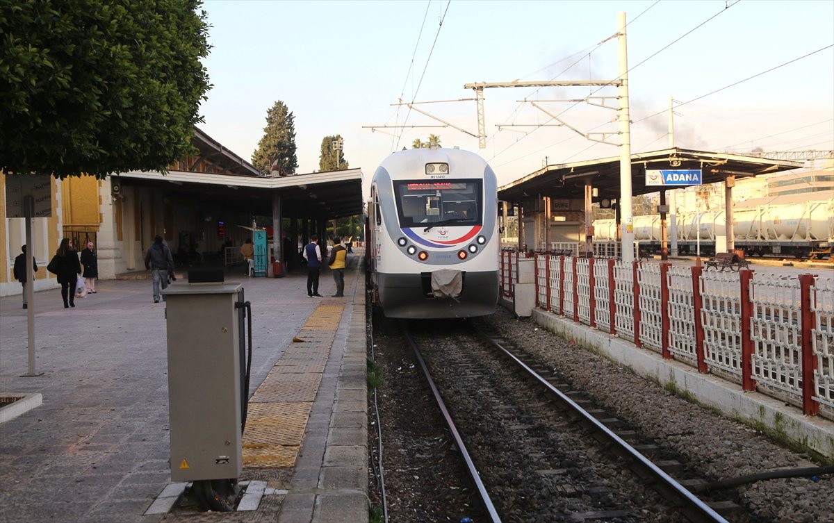 Raylara Düşen Kişi Tren Çarpması Sonucu Öldü