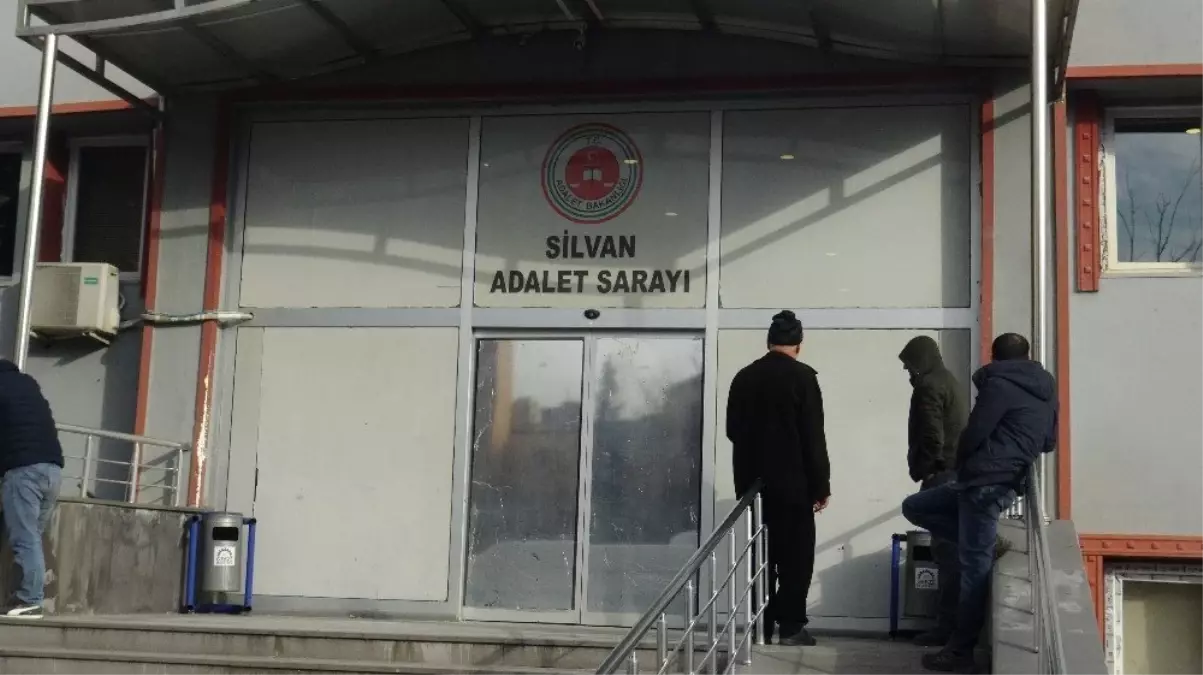 Silvan\'da Tarihi Eser Kaçakçılığı Yaparken Yakalanan Emniyet Müdürü Tutuklandı