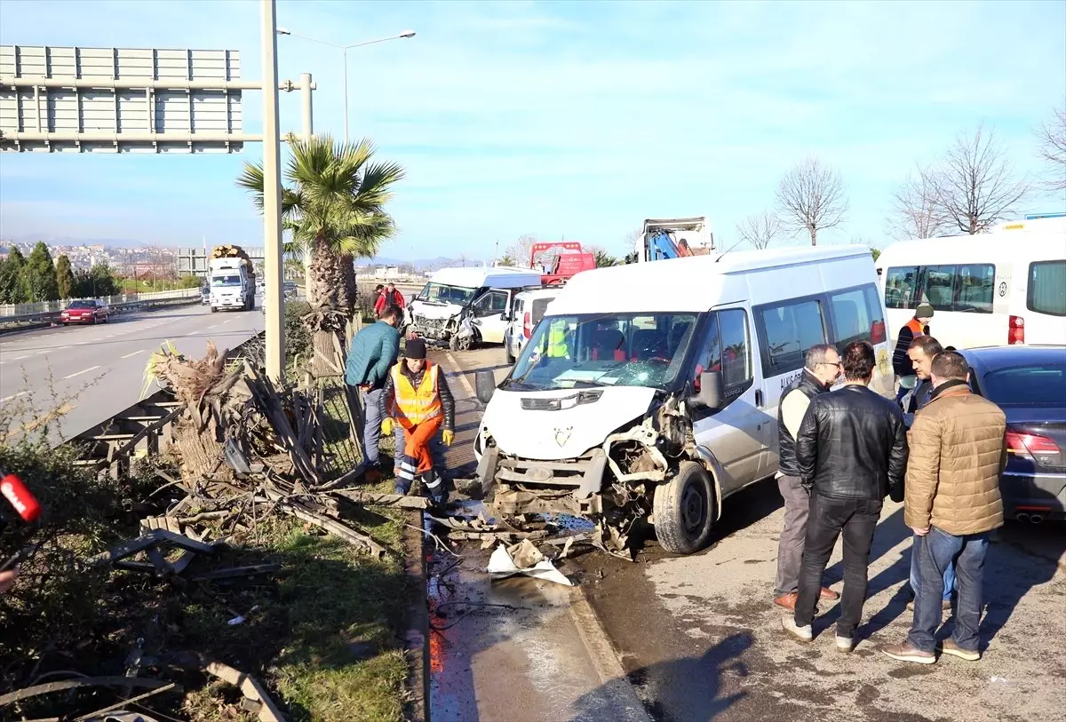 Trabzon\'da Trafik Kazası: 2 Yaralı