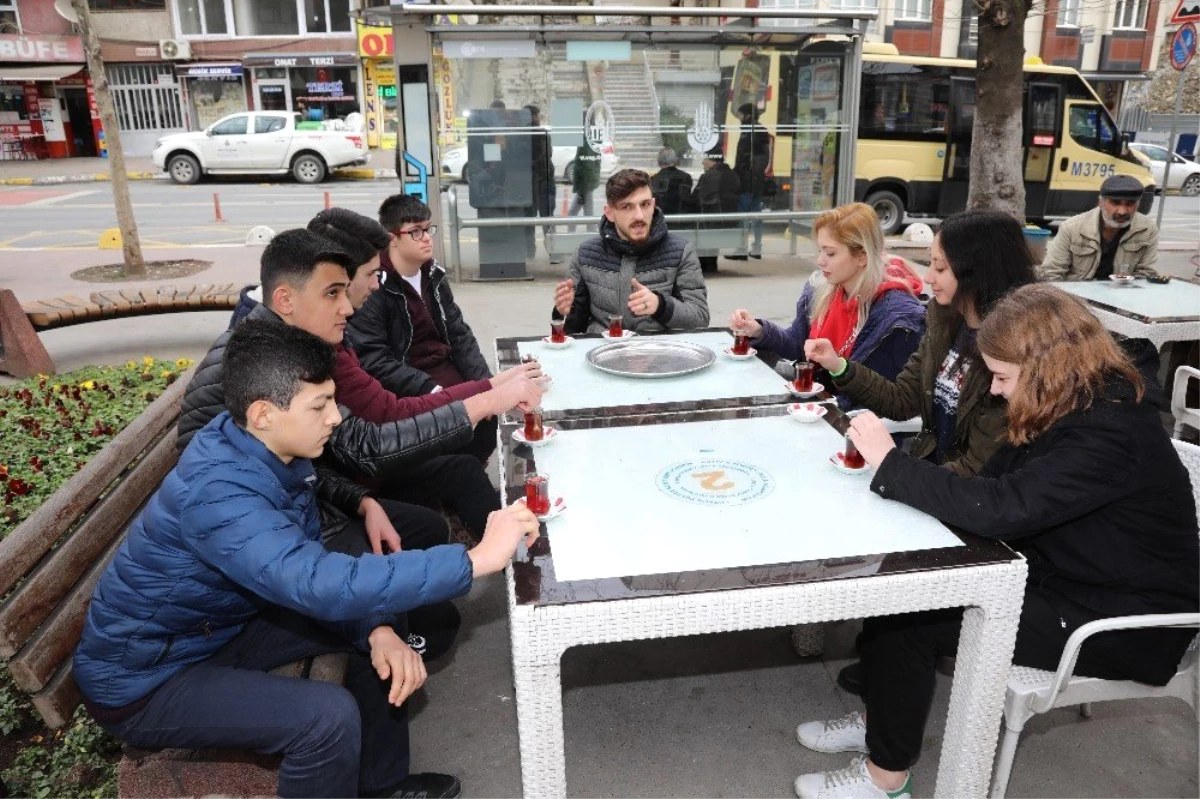 Üniversite Öğrencilerinden Sokak Hayvanları İçin Anlamlı Hareket