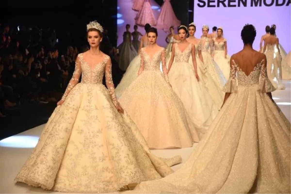 Ünlü Top Modeller If Wedding Fashion İzmir\'de Podyuma Çıktı