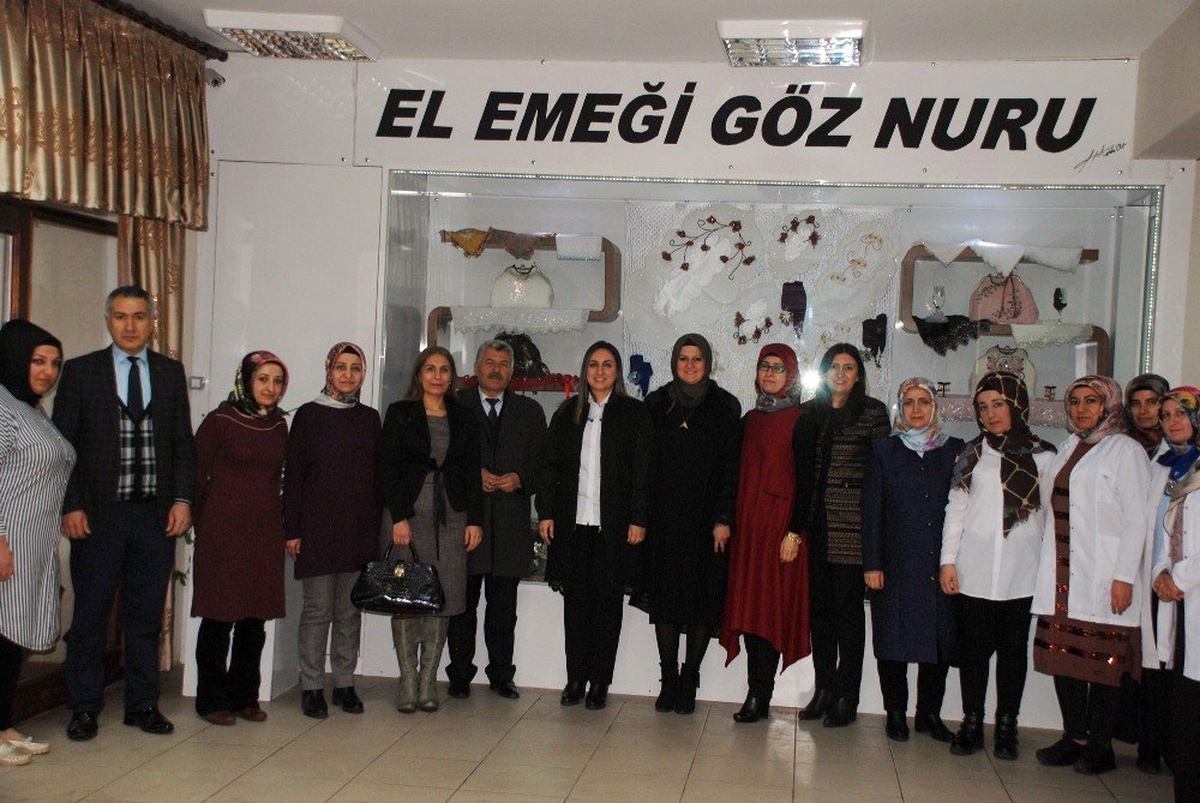 Vali Aykut Pekmez\'in Eşi Çatom\'da Ki Çalışmaları Yerinde Gördü