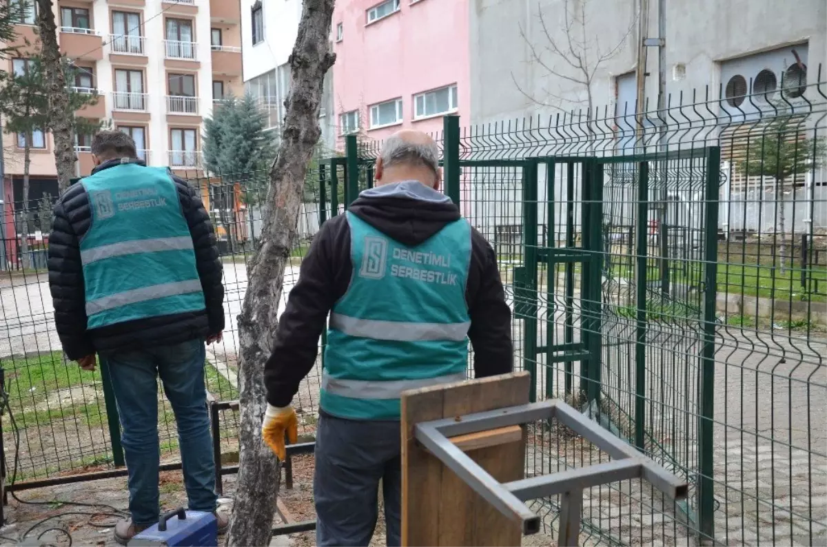 Yükümlülerden Okul Tadilat ve Temizlik Çalışması