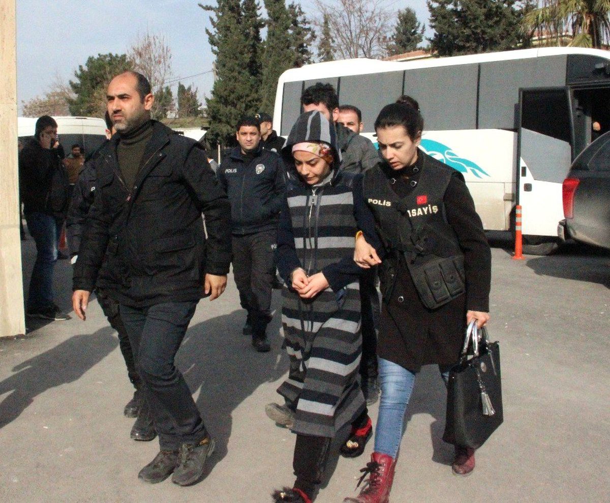 15 Günlük Kocasını Öldürdüğü İddia Edilen Kadın Tutuklandı.