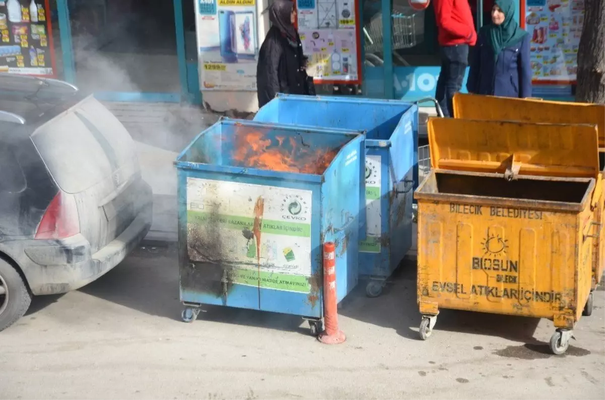 Alevleri Park Halindeki Araca Sıçramadan Söndürdüler