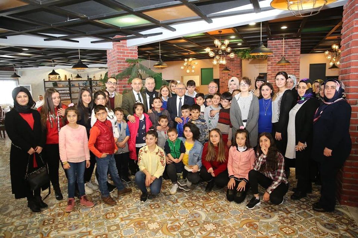 Başkan Büyükkılıç: "Çocuk Evlerinde Kalan Yavrularımız Yalnız Değil"