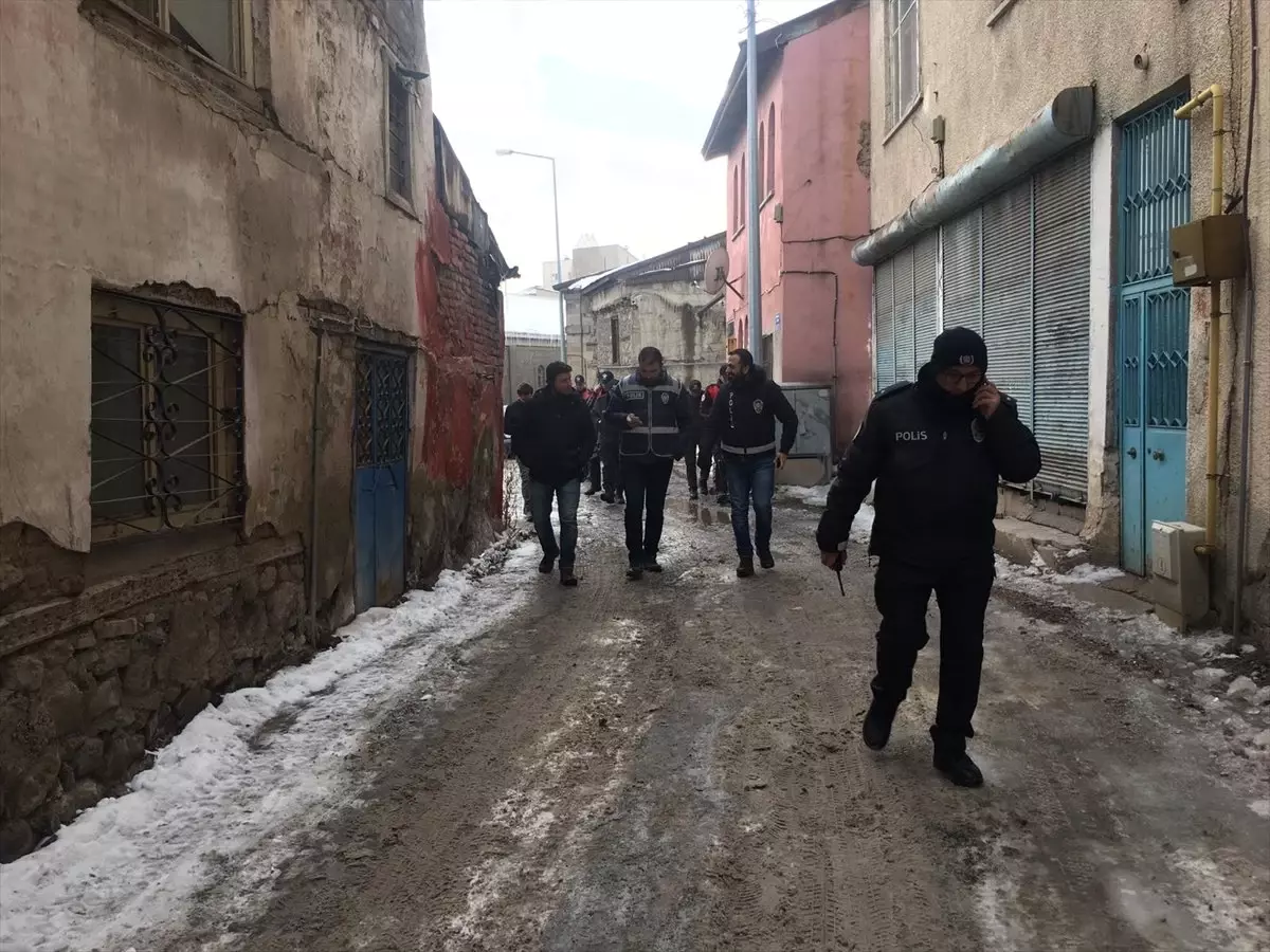 Erzurum Polisinden Metruk Binalara Denetim