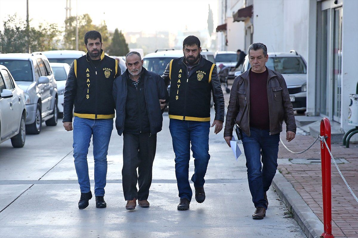 Eşini Öldürdüğü İddiasıyla Aranan Zanlı Berberde Yakalandı