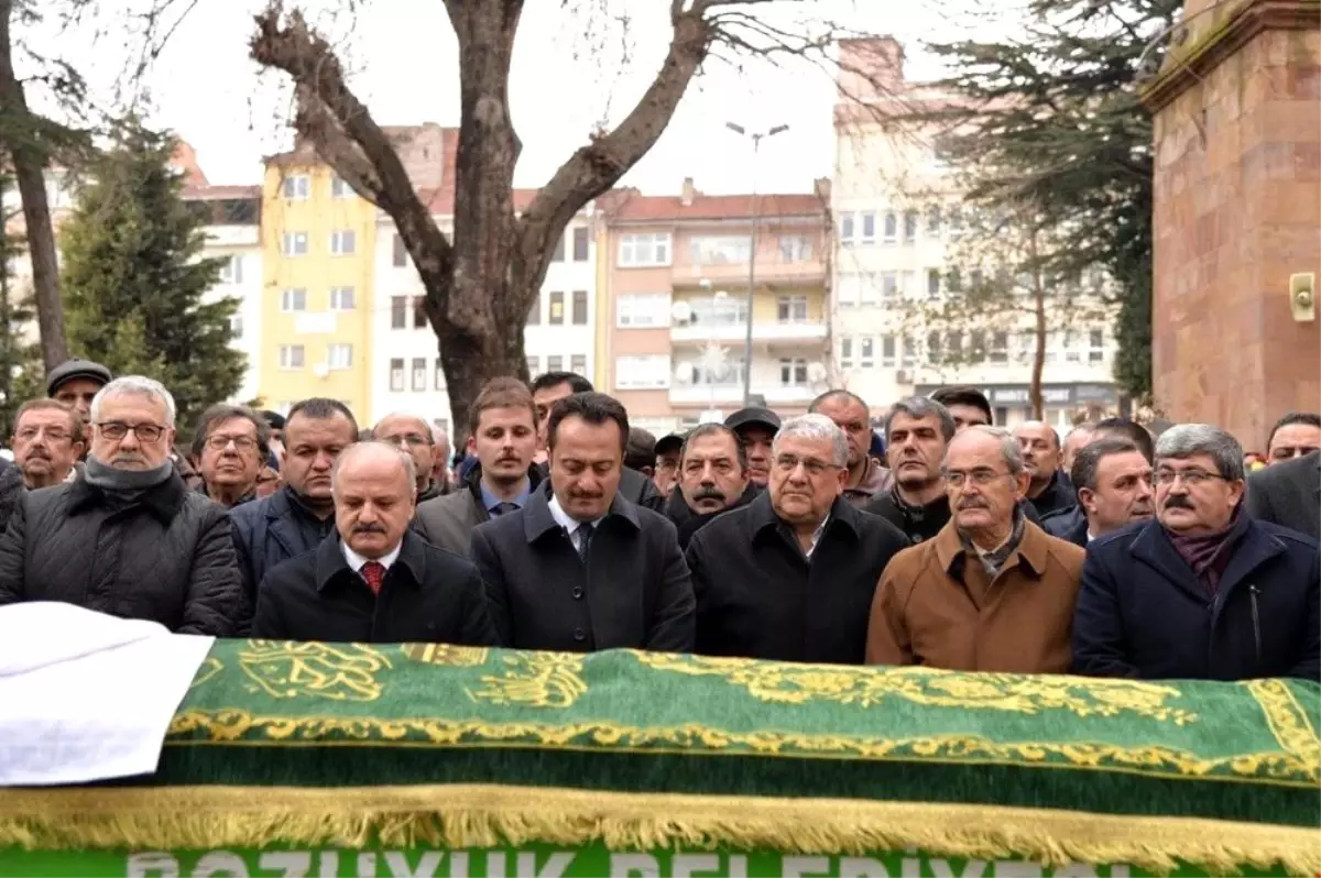 Eski Bakan Şeker\'in Vefat Eden Ağabeyi Son Yolculuğuna Uğurlandı