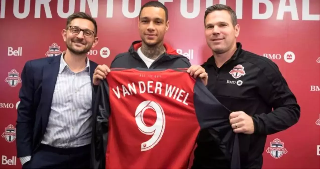 Eski Fenerbahçeli Gregory Van Der Wiel, Toronto\'dan Ayrıldı