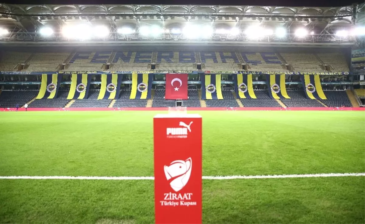 Fenerbahçe\'de Ceza Nedeniyle Tribünler Boş Kaldı