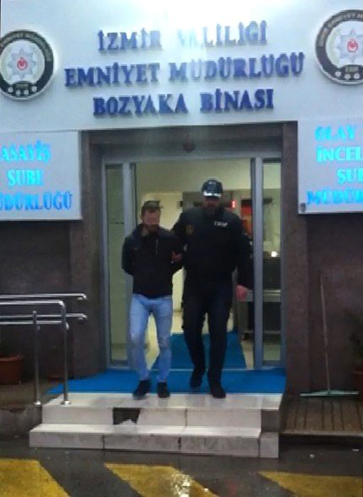 İzmir\'de PKK Operasyonu: 13 Gözaltı
