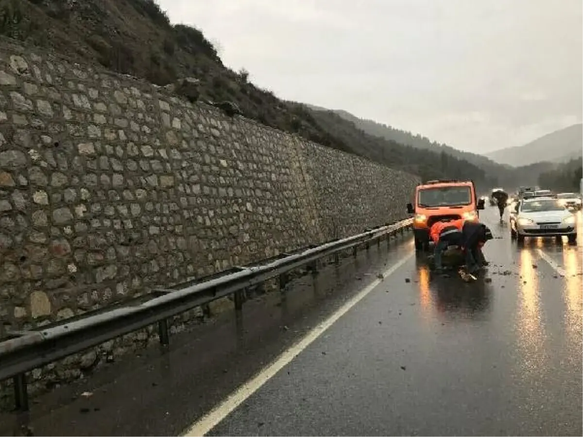 Sabuncubeli Tüneli Yakınında Heyelan Meydana Geldi