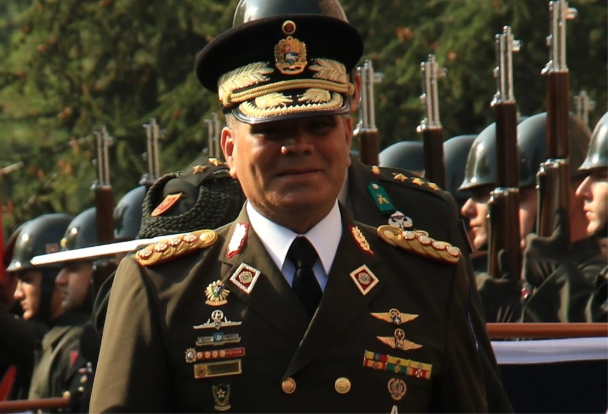 Savunma Bakanı Padrino Maduro\'ya Bağlılığını Açıkladı
