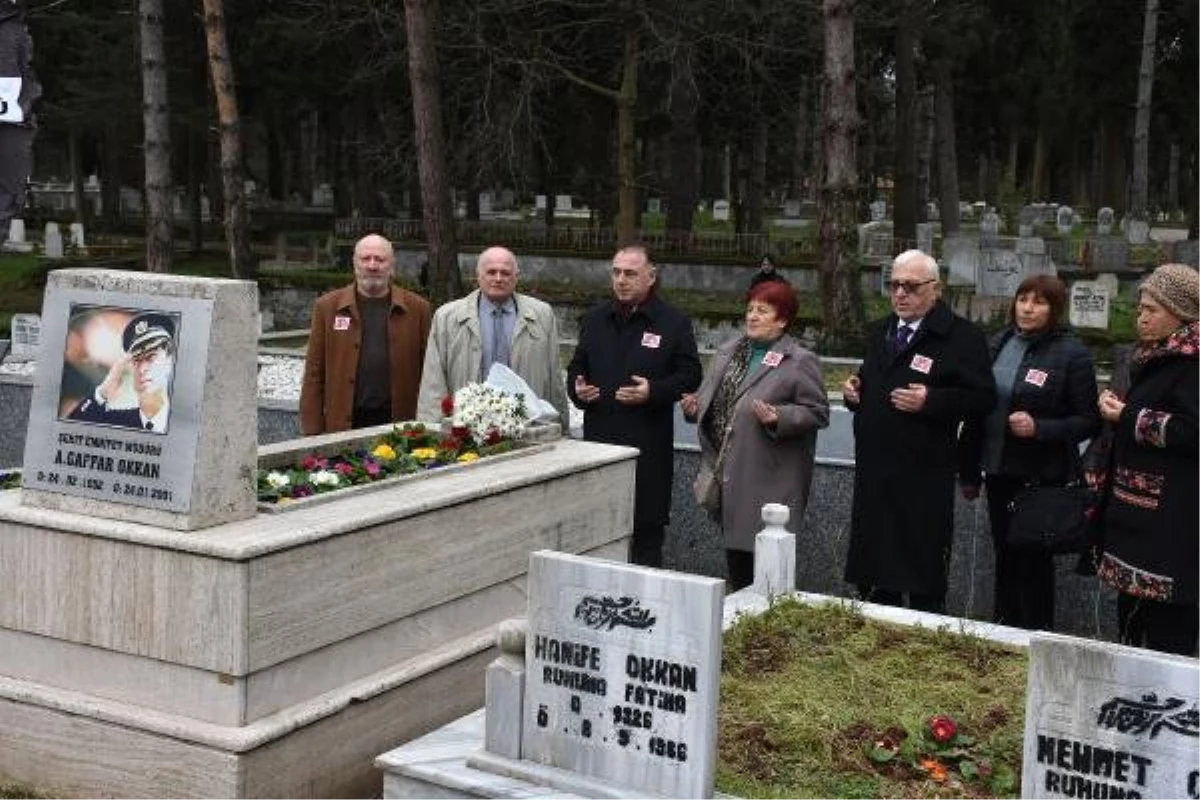 Şehit Emniyet Müdürü Gaffar Okan\'a, Hendek\'teki Mezarı Başında Hüzünlü Anma