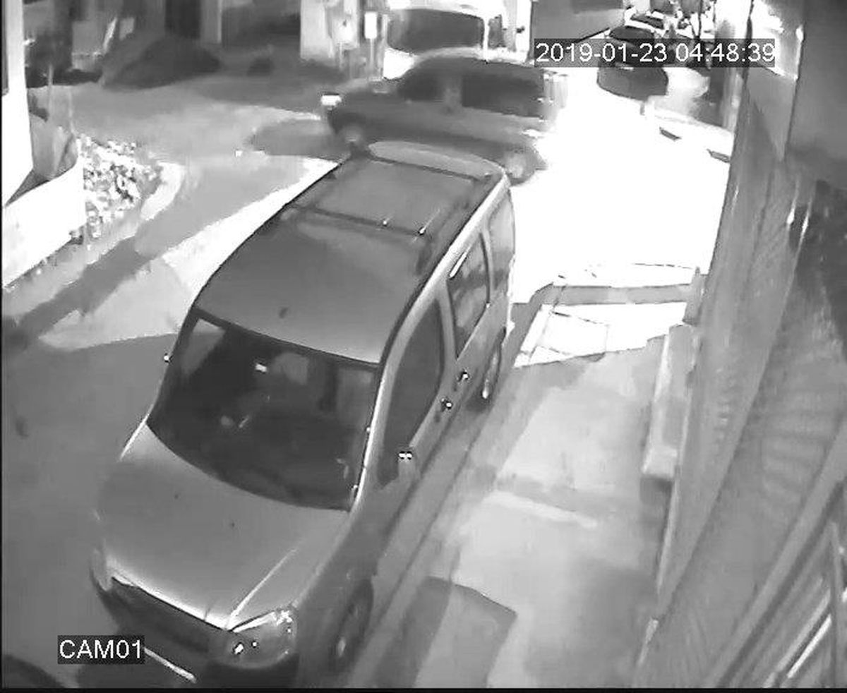 Sokak Arasında Devrilen Kamyonet Kamerada