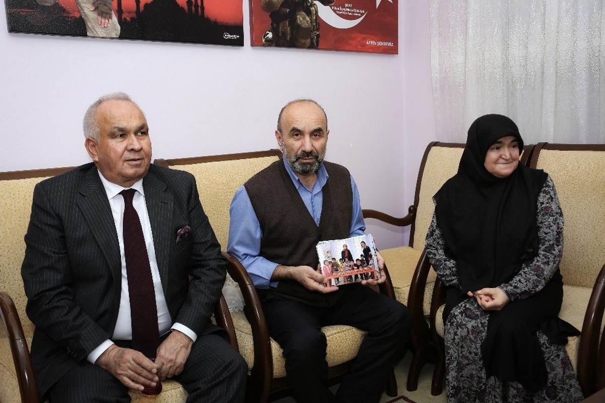 Tollu\'dan Şehit Özalkan\'ın Ailesine Kreş Fotoğrafları Albümü
